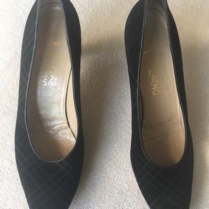 Ferragamo Suede Black Pumps